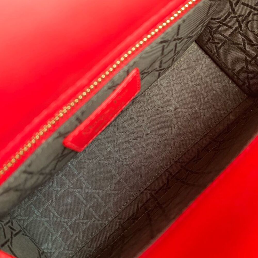 Dior Women Pre-Loved Bag Very Good Condition - Picture 7 of 9